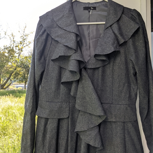 Gorgeous and Feminine Wool Coat with Full Skirt - Picture 3 of 9
